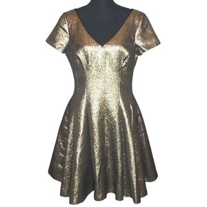 NUE by Shani Women 10 Gold Lamé Shaping Bodice Formal Party Event Prom Dress